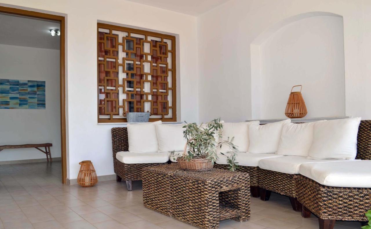 Villa Yiotevi Poros Town Екстериор снимка