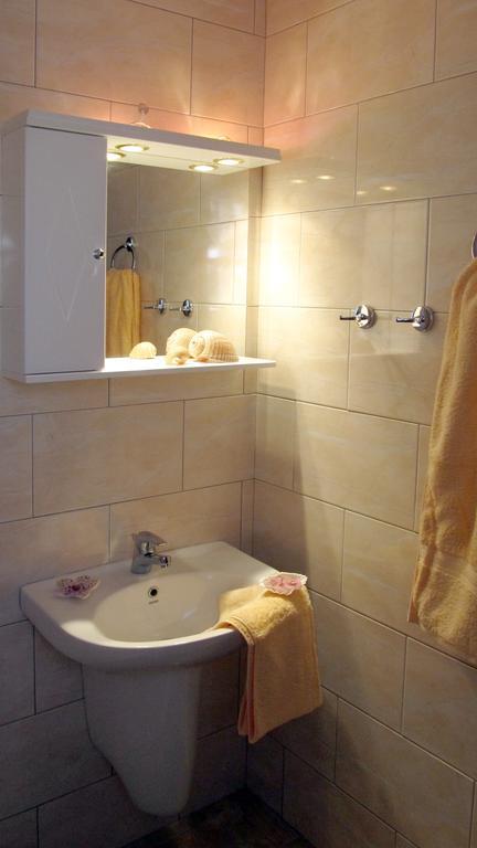 Villa Yiotevi Poros Town Стая снимка