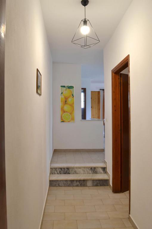 Villa Yiotevi Poros Town Екстериор снимка