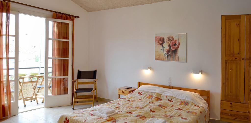 Villa Yiotevi Poros Town Екстериор снимка