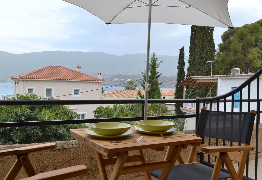 Villa Yiotevi Poros Town Екстериор снимка