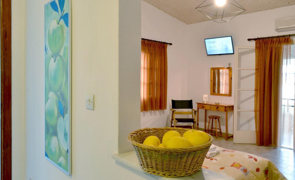 Villa Yiotevi Poros Town Екстериор снимка