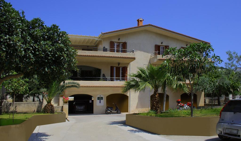 Villa Yiotevi Poros Town Екстериор снимка